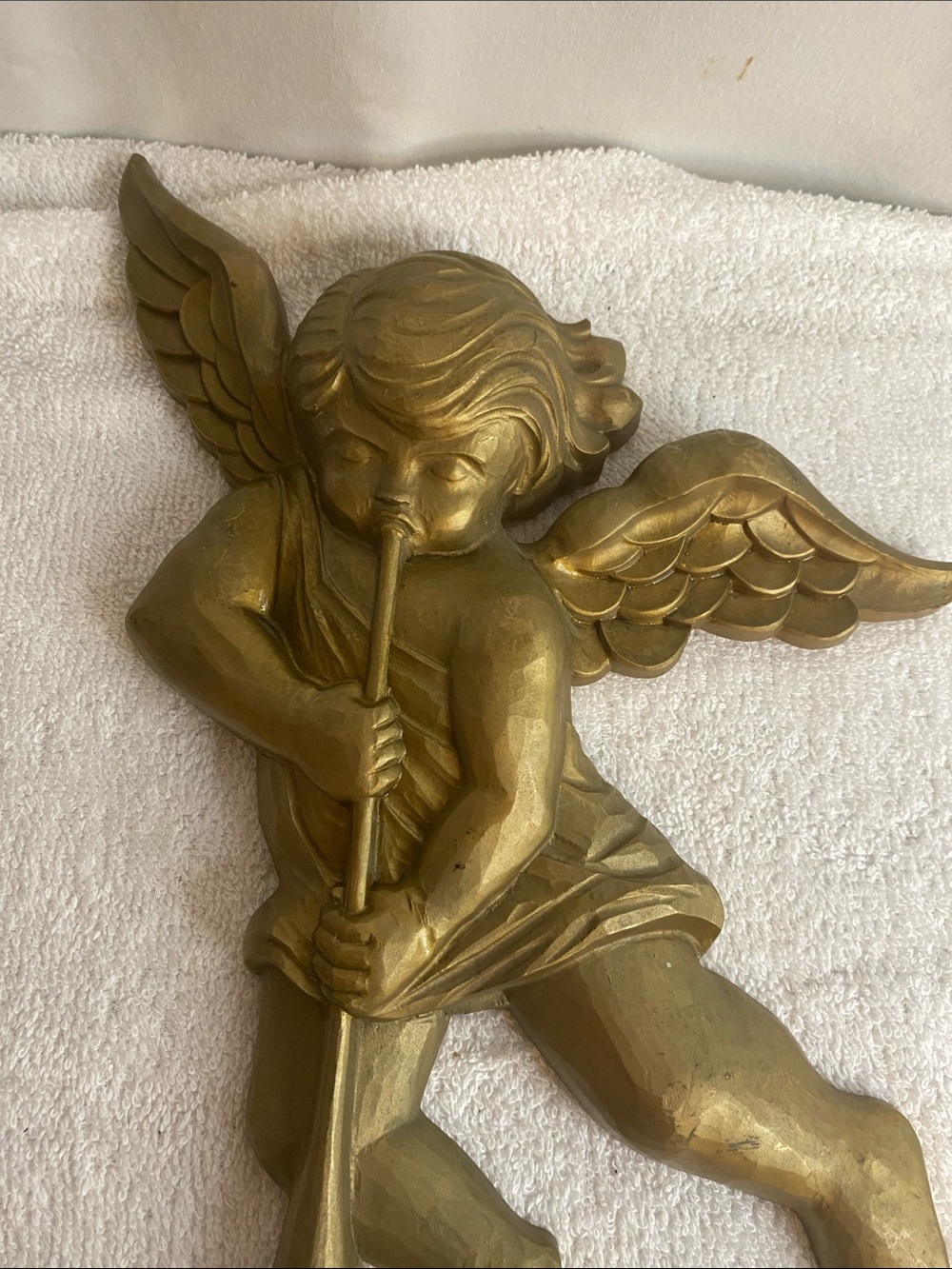 2 VINTAGE matte Gold Angel Cherubs Wall Plaque Hanging syroco - Picture 3 of 6